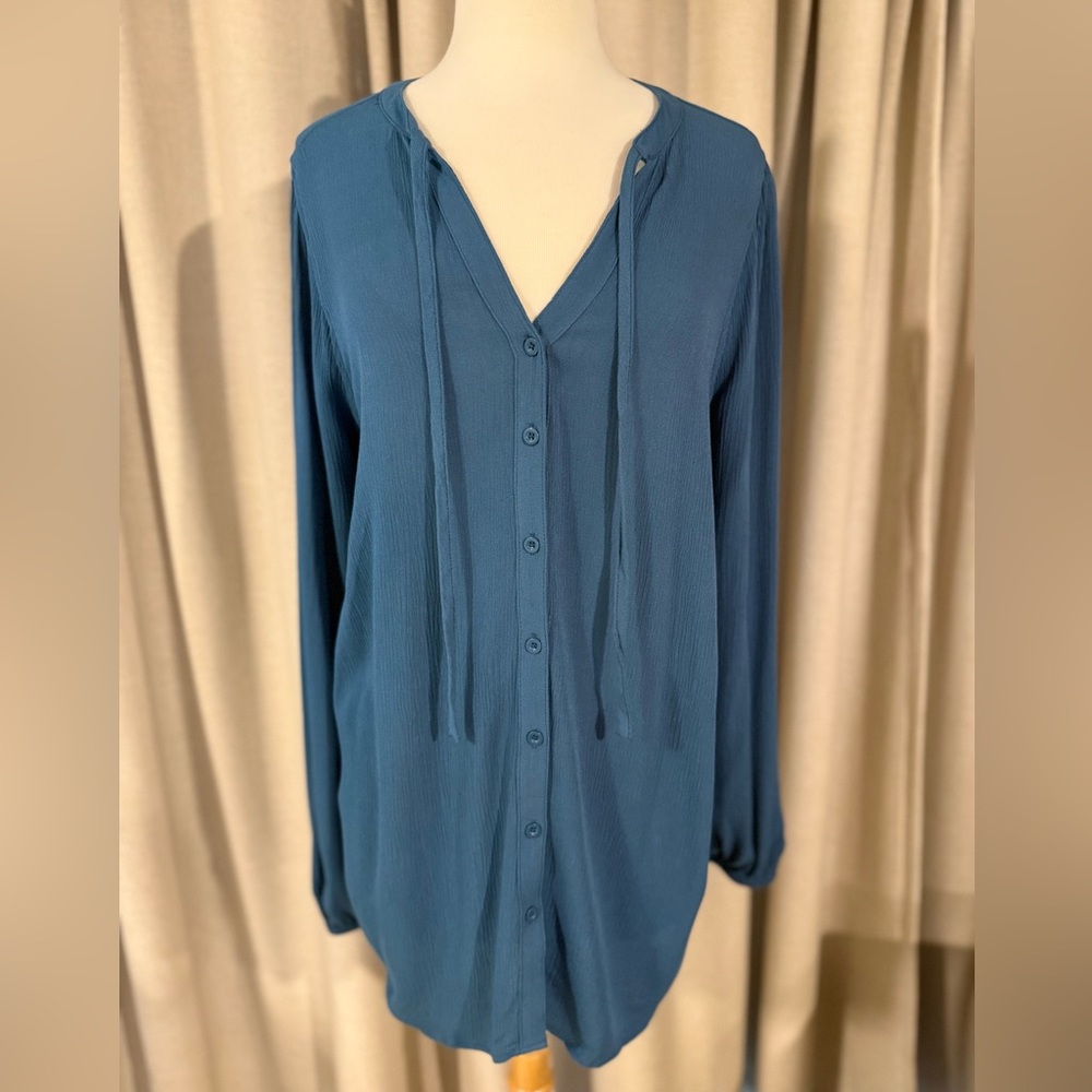 Torrid Teal Blue Crinkle Gauze Button-Front Peasant Top NWT - Picture 2 of 10